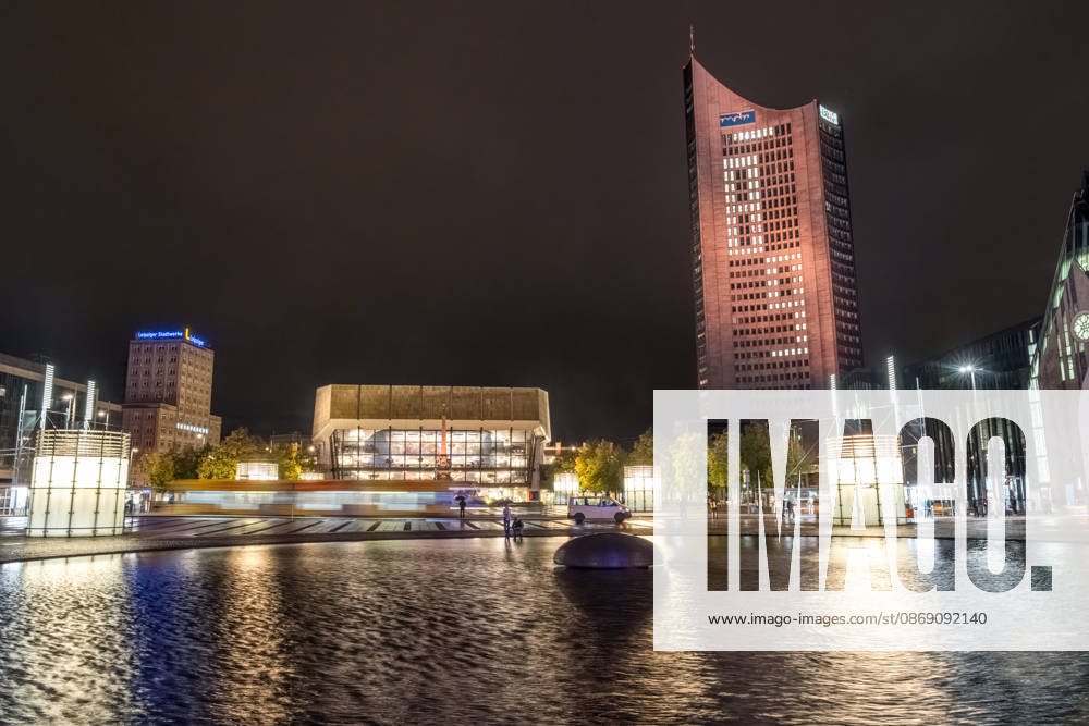 Seit 2009 findet in Leipzig zur Erinnerung an die Montagsdemonstrationen im Jahr 1989 am 9. Oktober das Lichtfest statt. Licht und Kunstinstallationen illuminieren die Stadt, menschen laufen mit Kerzen durch die Stadt. Lichtfest 2026
