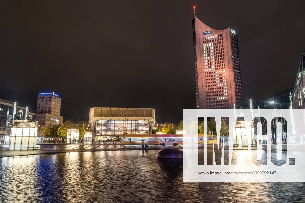 Seit 2009 findet in Leipzig zur Erinnerung an die Montagsdemonstrationen im Jahr 1989 am 9. Oktober das Lichtfest statt. Licht und Kunstinstallationen illuminieren die Stadt, menschen laufen mit Kerzen durch die Stadt. Lichtfest 2026