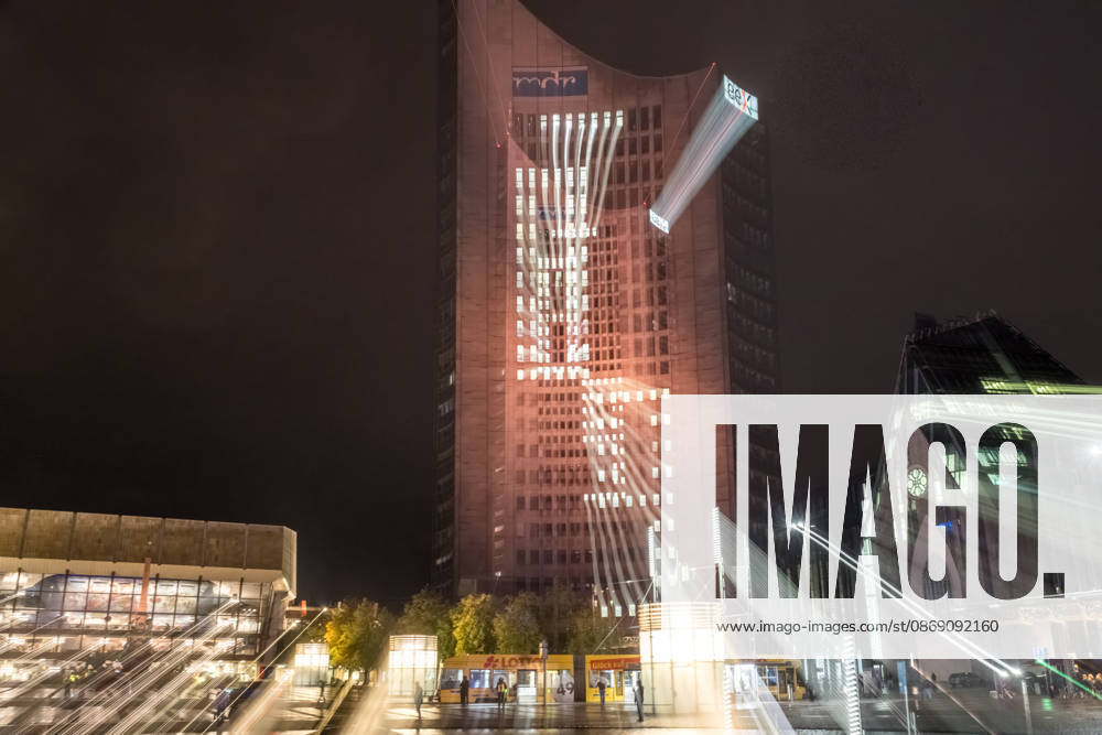 Seit 2009 findet in Leipzig zur Erinnerung an die Montagsdemonstrationen im Jahr 1989 am 9. Oktober das Lichtfest statt. Licht und Kunstinstallationen illuminieren die Stadt, menschen laufen mit Kerzen durch die Stadt. Lichtfest 2026