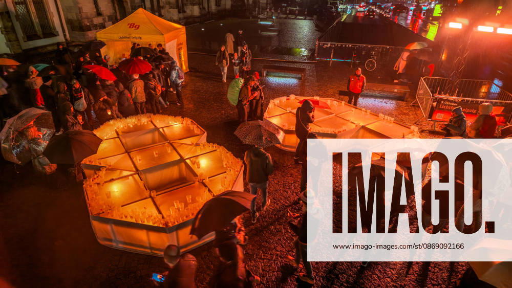 Seit 2009 findet in Leipzig zur Erinnerung an die Montagsdemonstrationen im Jahr 1989 am 9. Oktober das Lichtfest statt. Licht und Kunstinstallationen illuminieren die Stadt, menschen laufen mit Kerzen durch die Stadt. Lichtfest 2026