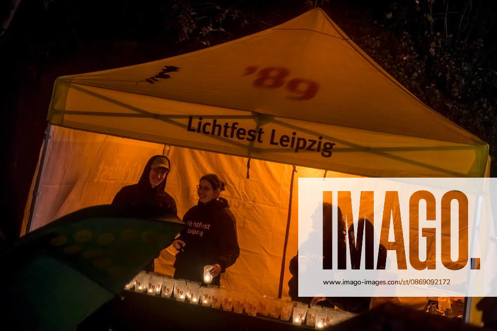 Seit 2009 findet in Leipzig zur Erinnerung an die Montagsdemonstrationen im Jahr 1989 am 9. Oktober das Lichtfest statt. Licht und Kunstinstallationen illuminieren die Stadt, menschen laufen mit Kerzen durch die Stadt. Lichtfest 2026