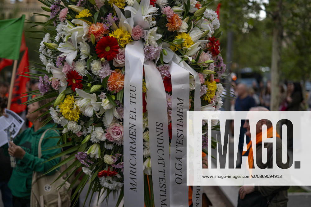 Demonstration by the Socialist Housing Union of Catalonia A wreath of flowers during a rally organized by the Tenants’ Union, the Socialist Housing Union of Catalonia, and COSHAC, under the slogan For Olga and Maricarmen: The Housing Industry Kills, on October 9, 2026, in Barcelona, Catalonia, Spain OCTOBER 9, 2026 CATALONIA HOUSING PROTEST UNION RENTERS WREATH Lorena Sopê Barcelona Catalonia Barcelona Catalonia Spain