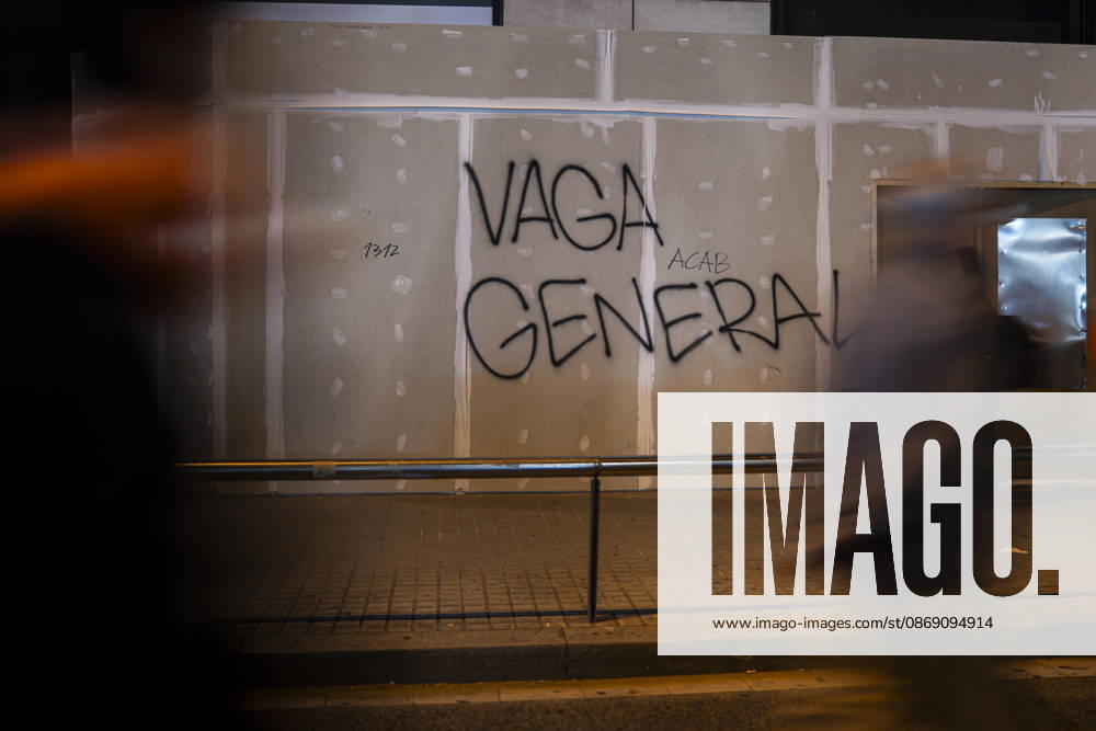 Demonstration by the Socialist Housing Union of Catalonia: A piece of graffiti during a rally organized by the Tenants’ Union, the Socialist Housing Union of Catalonia, and COSHAC: For Olga and Maricarmen: The Housing Industry Kills, on October 9, 2026, in Barcelona, Catalonia, Spain October 9, 2026 CATALONIA HOUSING PROTEST UNION RENTERS WREATH GENERAL STRIKE GRAFFITI Lorena Sopê Barcelona, Catalonia Barcelona, Catalonia, Spainana