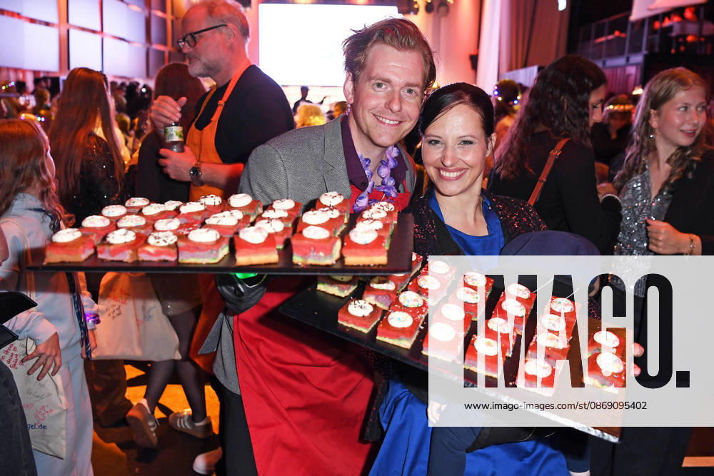 Johannes Heinrichs mit Ehefrau Nadja Jo Klapper bei der KINDERSCHUTZENGEL E.V. GALA 2026 im Spindler & Klatt in Berlin am 09.10.2026