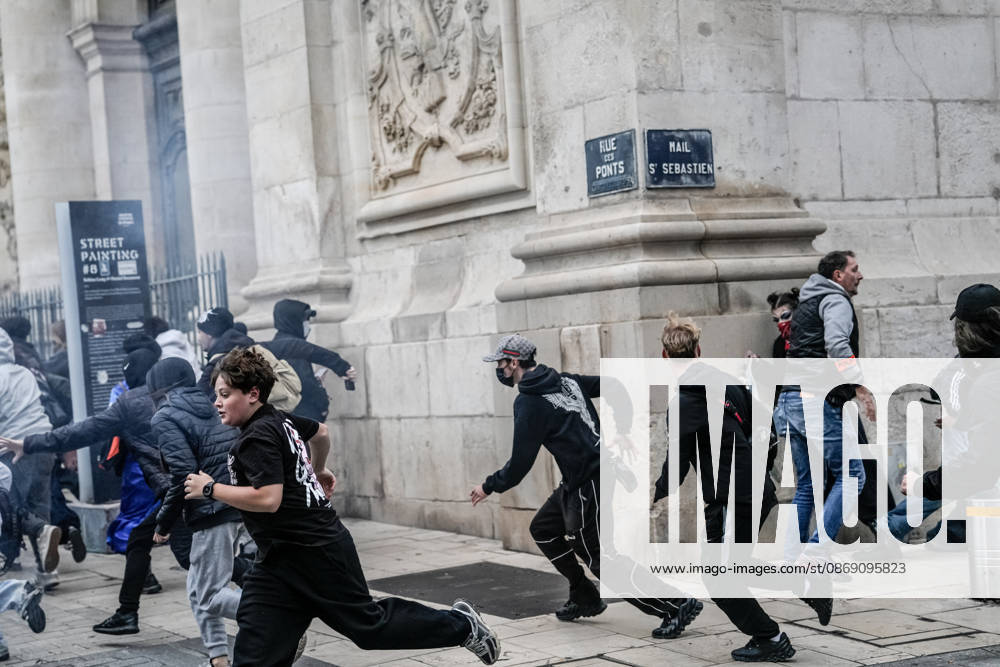 Brief clashes erupt during student gathering in Nancy NANCY, FRANCE - OCTOBER 9: A small group of students gather as brief confrontations occur following tensions at the scene. in Nancy, France, on October 9, 2026. Muhammed Said Tako Anadolu Nancy France. Editorial use only. Please get in touch for any other usage.