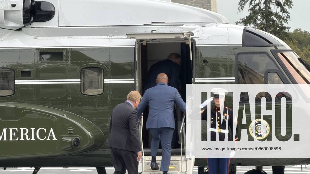 US President Trump departs White House by helicopter with Mike Tyson WASHINGTON, D.C., UNITED STATES - OCTOBER 9: US President Donald Trump departs the White House by helicopter with former heavyweight boxing champion Mike Tyson as part of his midterm election campaign activities, in Washington, DC, on October 9, 2026. Can Hasasu Anadolu Washington, DC United States. Editorial use only. Please get in touch for any other usage.
