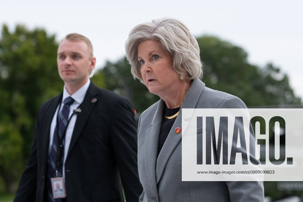 White House Chief of Staff Susie Wiles is seen on the South Lawn of the White House before boarding Marine One in Washington, DC on Friday, Oct. 9, 2026. Trump is heading to Syracuse on Friday to boost Republican gubernatorial candidate Bruce Blakeman, who is trailing Governor Kathy Hochul in polls ahead of November s election. WASP20261009152 AaronxSchwartz