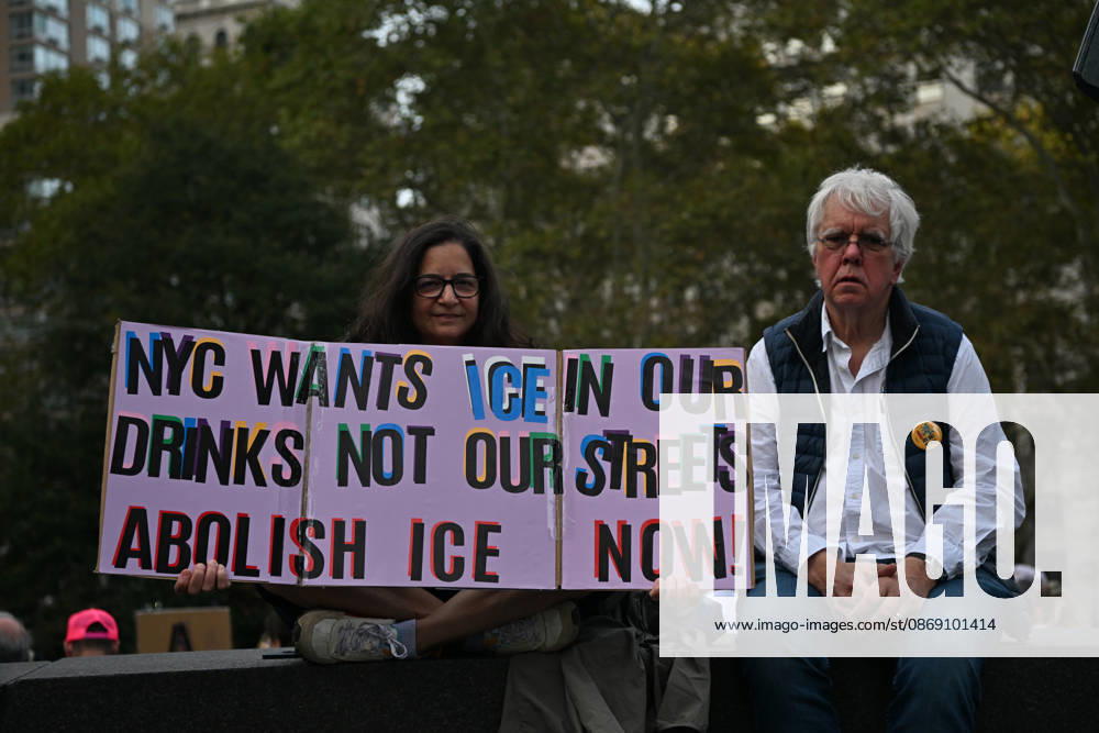 Protesters rally after ICE shooting of New York man in car with child inside NEW YORK, UNITED STATES - OCTOBER 9: A massive protest takes place at Foley Square , demanding the withdrawal of ICE from the city in New York, United States on October 9, 2026. The demonstration follows an incident yesterday in the Bronx where an ICE officer shot Oscar Belgal, a Dominican Republic national, in the neck while he was driving with a 5-year-old child in the vehicle. Waleed Zein Anadolu New York United States. Editorial use only. Please get in touch for any other usage.
