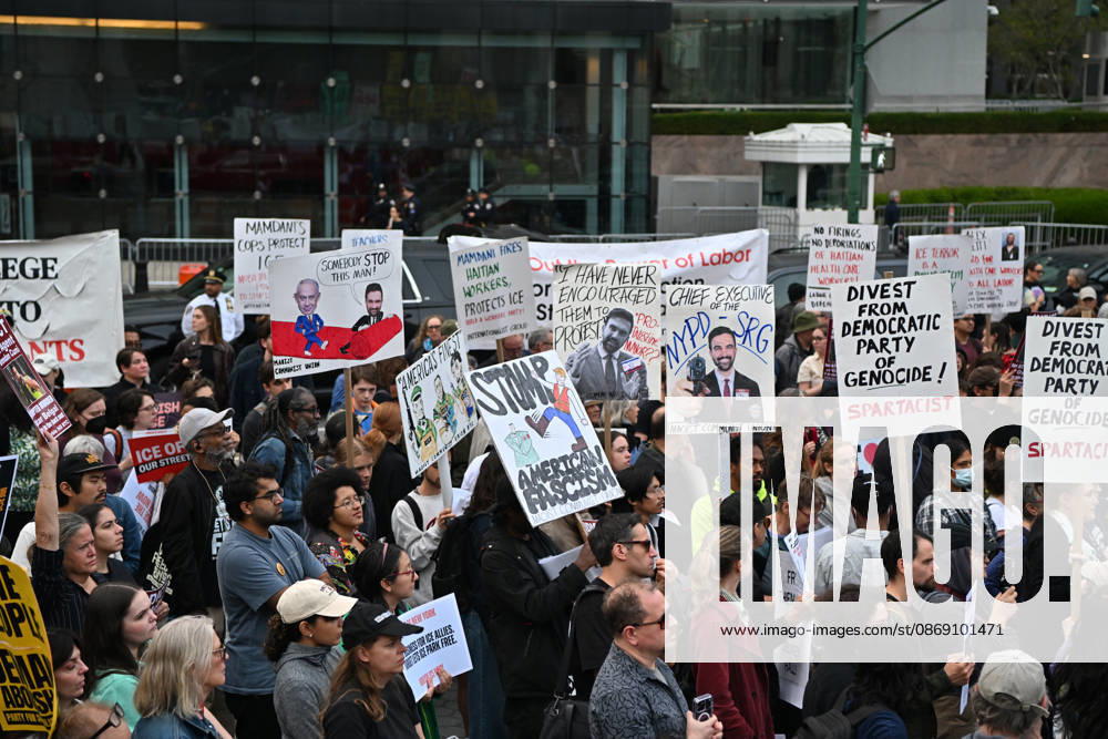 Protesters rally after ICE shooting of New York man in car with child inside NEW YORK, UNITED STATES - OCTOBER 9: A massive protest takes place at Foley Square , demanding the withdrawal of ICE from the city in New York, United States on October 9, 2026. The demonstration follows an incident yesterday in the Bronx where an ICE officer shot Oscar Belgal, a Dominican Republic national, in the neck while he was driving with a 5-year-old child in the vehicle. Waleed Zein Anadolu New York United States. Editorial use only. Please get in touch for any other usage.