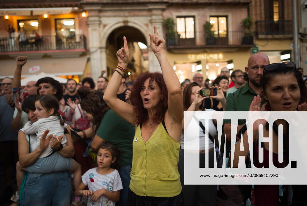 Protest in memory of Maricarmen in Malaga - 09 Oct 2026 A protester is seen chanting slogans during a tribute and minute of silence in memory of Maricarmen Abascal, the 87-year-old woman who was evicted of her house and died in hospital a few days later. Thousands of people demand decent housing and to continue with the legacy of Maricarmen Abascal. Spain’s housing crisis has forced people to take to the streets, urging the Spanish government to take action and implement effective policies to regulate housing prices and protect vulnerable people. Malaga Spain