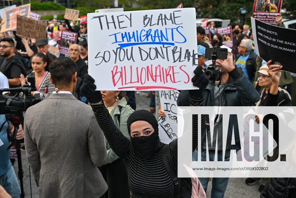 Thousands of New York protesters rally against ICE after Bronx shooting NEW YORK, UNITED STATES - OCTOBER 9: Thousands of people gathered at Foley Square to demand the withdrawal of US Immigration and Customs Enforcement (ICE) from the city, a day after an ICE officer shot a Dominican Republic national in the neck in the Bronx in New York, United States on October 9, 2026. Waleed Zein Anadolu New York United States. Editorial use only. Please get in touch for any other usage.