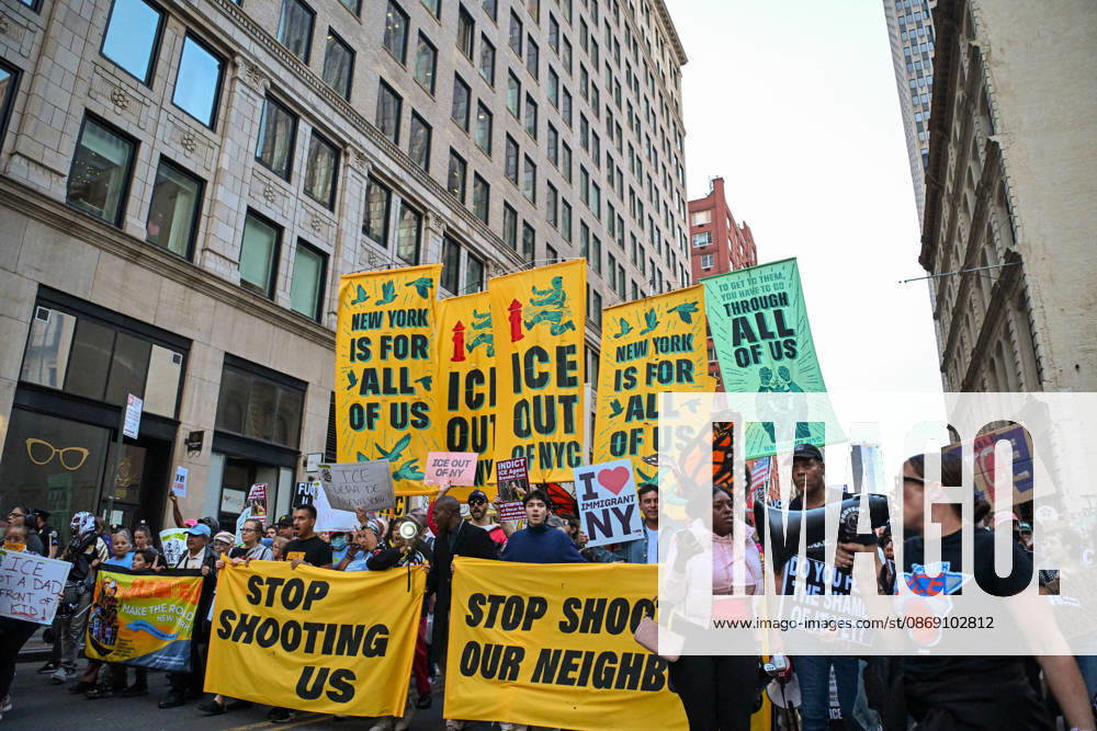 Thousands of New York protesters rally against ICE after Bronx shooting NEW YORK, UNITED STATES - OCTOBER 9: Thousands of people gathered at Foley Square to demand the withdrawal of US Immigration and Customs Enforcement (ICE) from the city, a day after an ICE officer shot a Dominican Republic national in the neck in the Bronx in New York, United States on October 9, 2026. Waleed Zein Anadolu New York United States. Editorial use only. Please get in touch for any other usage.