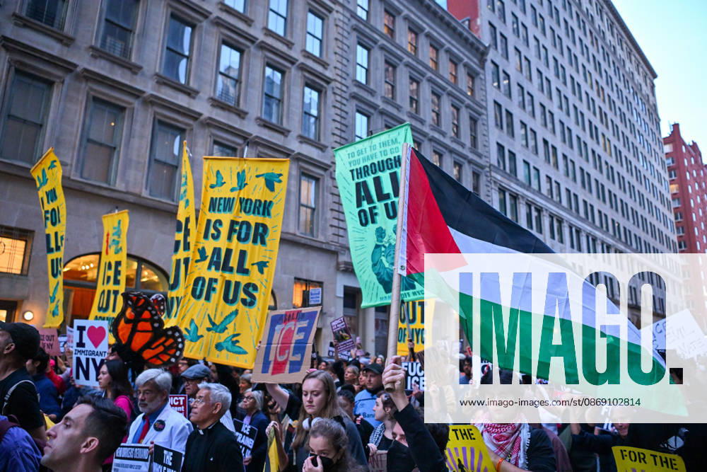 Thousands of New York protesters rally against ICE after Bronx shooting NEW YORK, UNITED STATES - OCTOBER 9: Thousands of people gathered at Foley Square to demand the withdrawal of US Immigration and Customs Enforcement (ICE) from the city, a day after an ICE officer shot a Dominican Republic national in the neck in the Bronx in New York, United States on October 9, 2026. Waleed Zein Anadolu New York United States. Editorial use only. Please get in touch for any other usage.