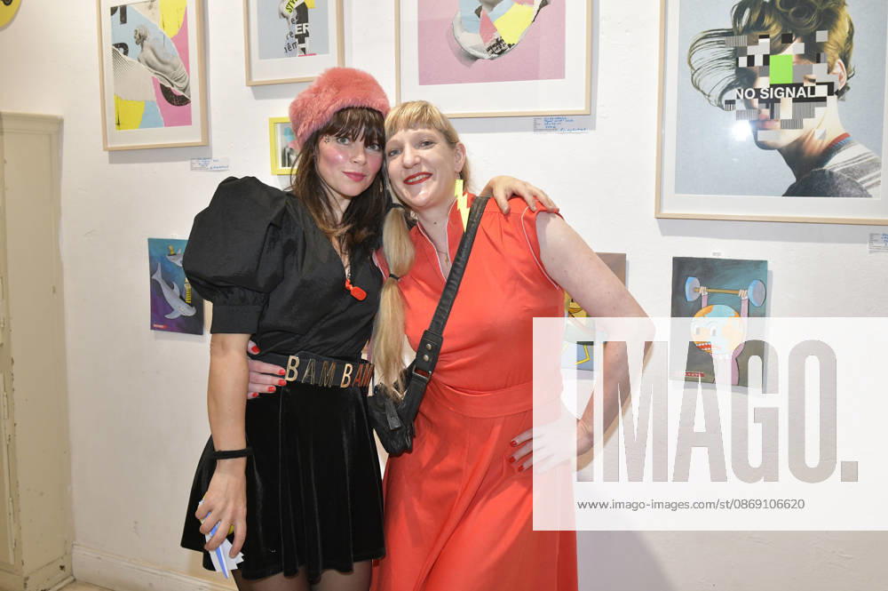 Lore Richter und Lady electric bei der Vernissage der 4. Pop-up-Ausstellung der M.A.R.X.-Bande in der Galerie GlogauAIR. Berlin