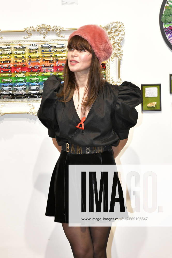 Lore Richter bei der Vernissage der 4. Pop-up-Ausstellung der M.A.R.X.-Bande in der Galerie GlogauAIR. Berlin
