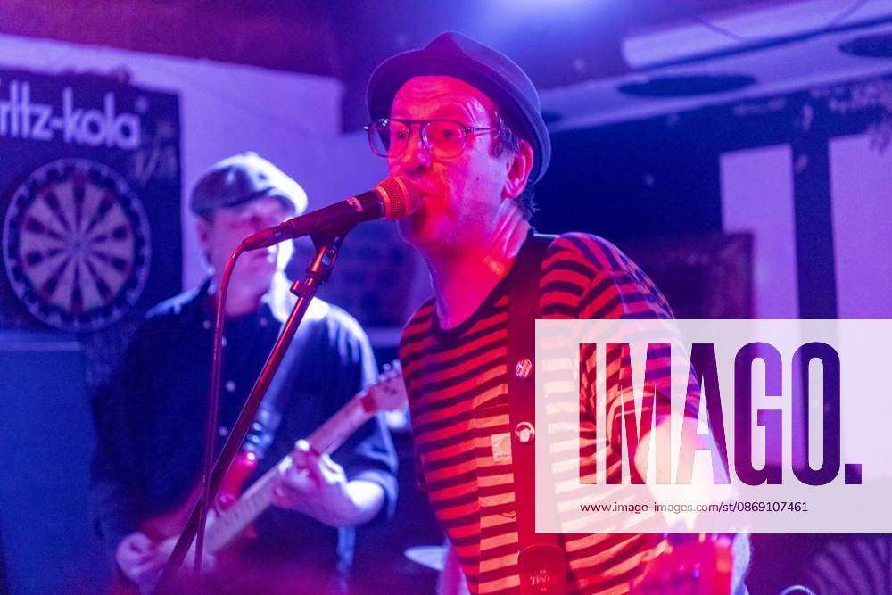 Der Duisburger Musiker Jimbob (u.a. Gründungsmitglied von Eisenpimmel) feiert bei einem Konzert im Indie eine Release-Party mit seiner Band 24 7 Fucked Ups09.10.2026 in Duisburg Deutschland NRW Duisburg