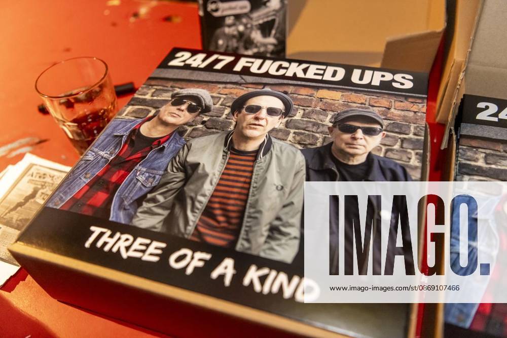 Der Duisburger Musiker Jimbob (u.a. Gründungsmitglied von Eisenpimmel) feiert bei einem Konzert im Indie eine Release-Party mit seiner Band 24 7 Fucked Ups09.10.2026 in Duisburg Deutschland NRW Duisburg