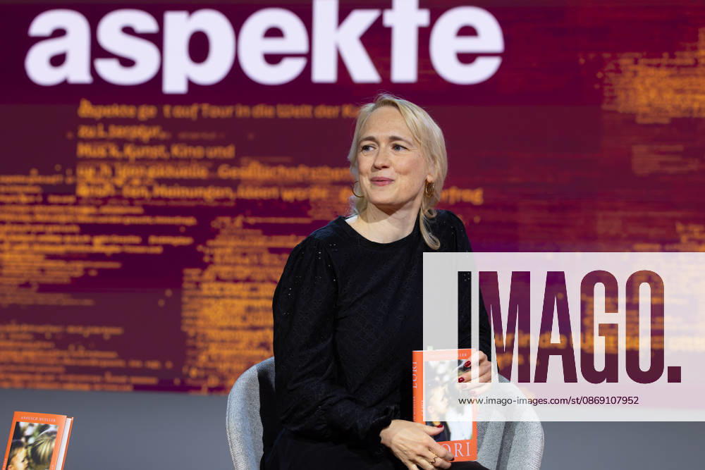 Buchmesse Frankfurt 2026 Anousch Mueller präsentiert auf der Literaturbühne von ARD, ZDF und 3sat ihr neues Buch Lori ., Frankfurt am Main Hessen Deutschland Messegelände