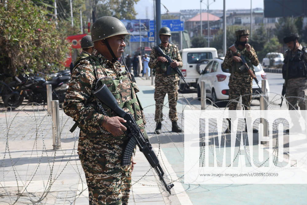 Paramilitary soldiers stand guard outside the congress headquarter during a INDIA bloc protest in Srinagar on October 10, 2026 against the country s Chief Election Commissioner Gyanesh Kumar, calling for his resignation over alleged irregularities in the Special Intensive Revision (SIR) of electoral rolls. Srinagar India - ZUMAz120 20261010_zip_z120_009