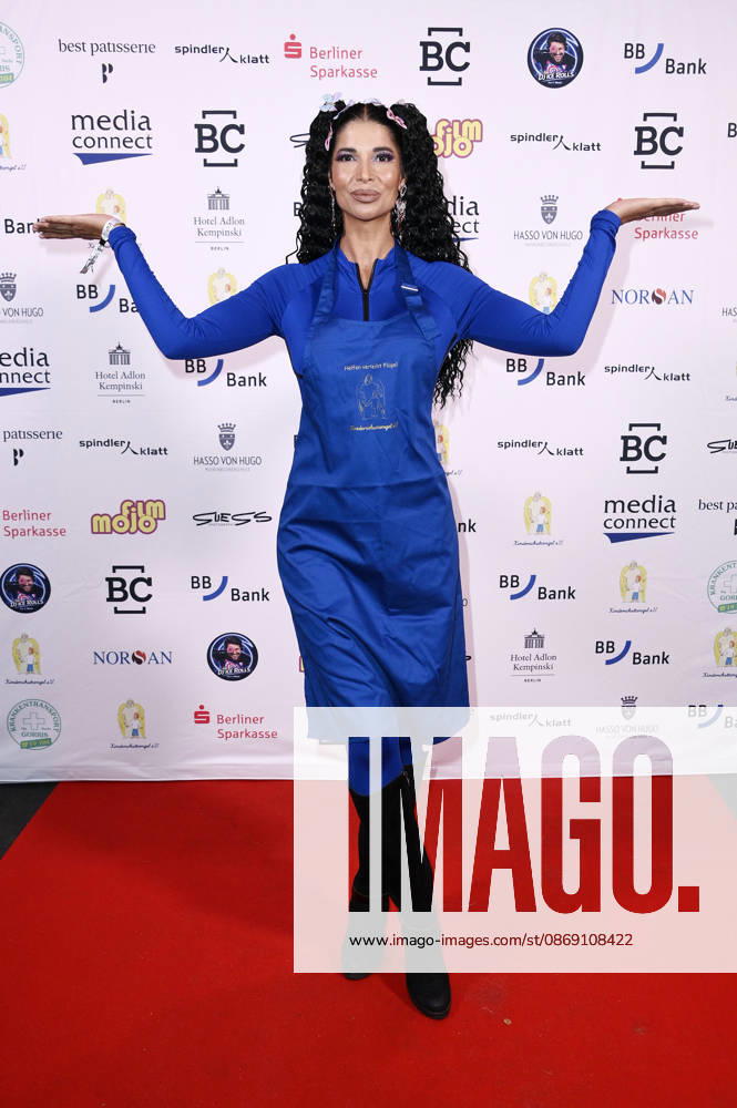 Micaela Schäfer bei der Gala der Kinderschutzengel im Spindler & Klatt. Berlin