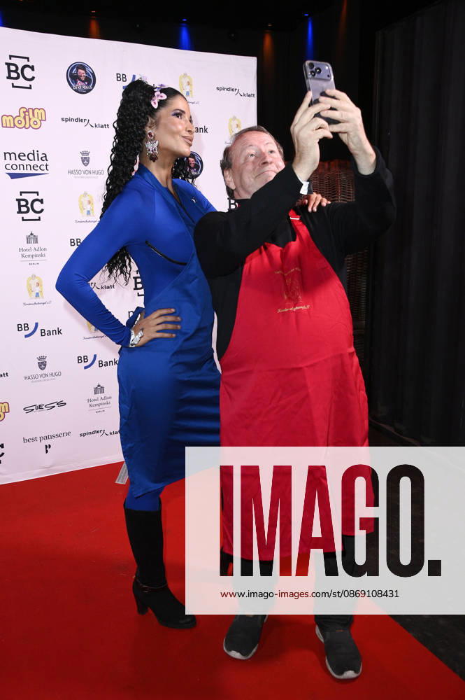 Micaela Schäfer und Sven Plate bei der Gala der Kinderschutzengel im Spindler & Klatt. Berlin