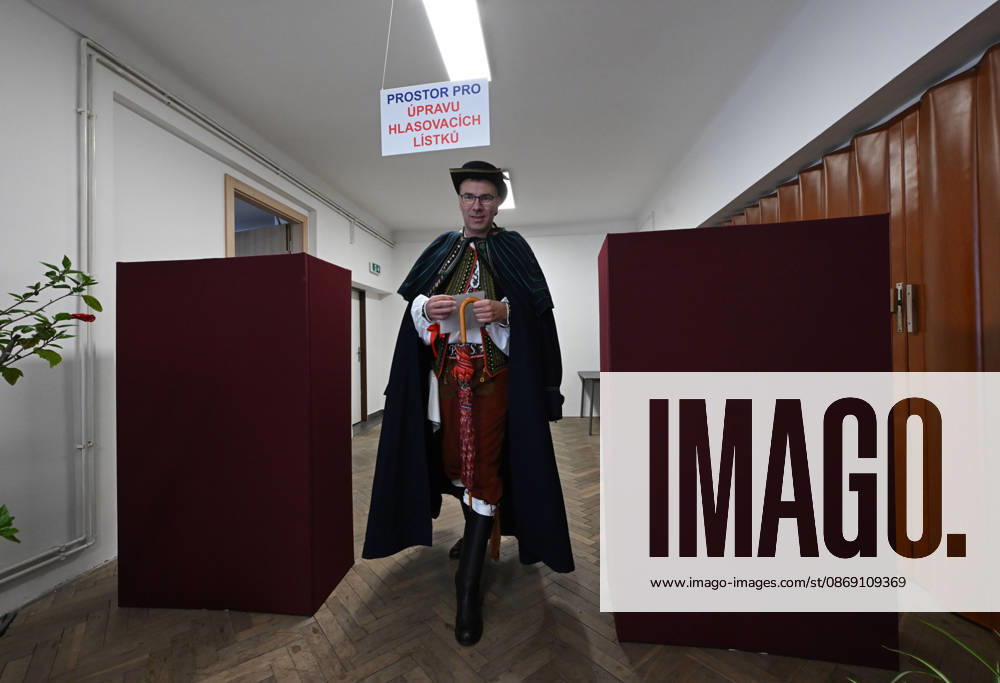 The two-day elections to municipal assemblies continued in the Czech Republic together with the first round of the elections to one-third of the Senate, on October 10, 2026. On the photo voters wearing traditional Hana folk costumes cast their ballots in Kozusany-Tazaly, in the Olomouc Region. (CTKxPhoto LudekxPerina) CTKPhotoP2026101001631 CTKPhotoP2026101001631