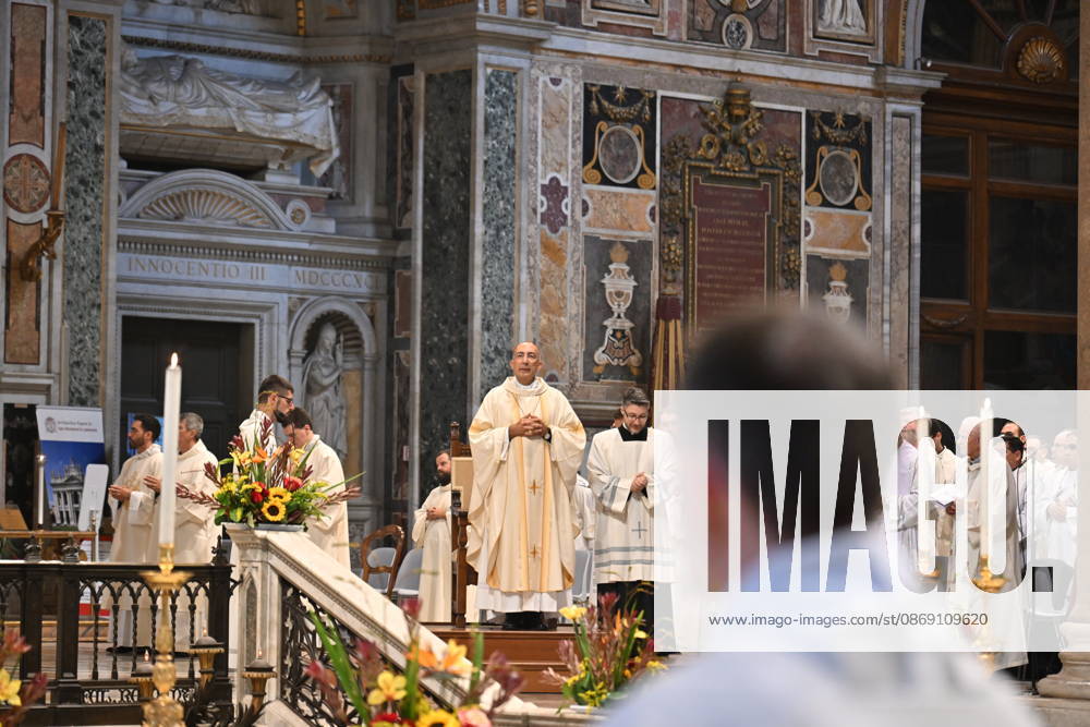 Diaconal_ordination_2026 Italy, Rome, Vatican, 2026 10 10 cardinal Baldo Reina celebrates a Mass forndiaconal ordination at st John Lateran . - NO BOOKS