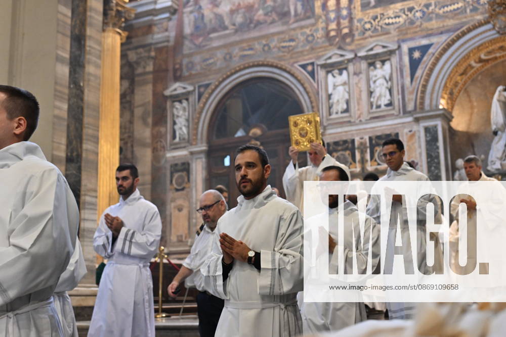 Diaconal_ordination_2026 Italy, Rome, Vatican, 2026 10 10 cardinal Baldo Reina celebrates a Mass forndiaconal ordination at st John Lateran . - NO BOOKS