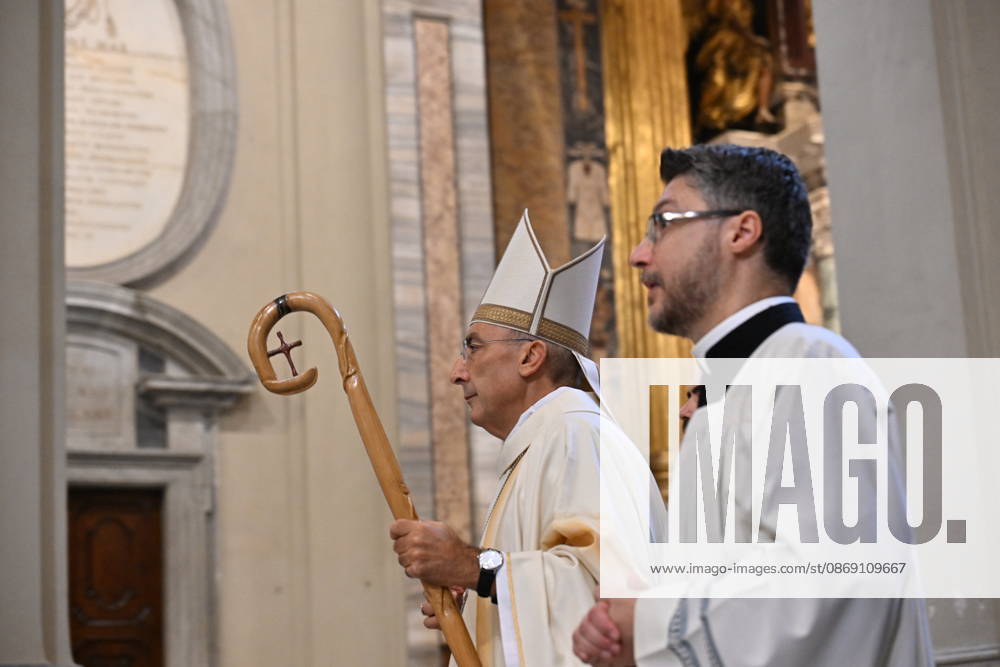 Diaconal_ordination_2026 Italy, Rome, Vatican, 2026 10 10 cardinal Baldo Reina celebrates a Mass forndiaconal ordination at st John Lateran . - NO BOOKS