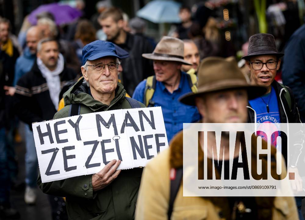 AMSTERDAM - Participants in the Men s March are campaigning for safety for all women. During the demonstration, men are called upon to ensure a culture in which everyone is safe. SEM VAN DER WAL ANP netherlands out - belgium out
