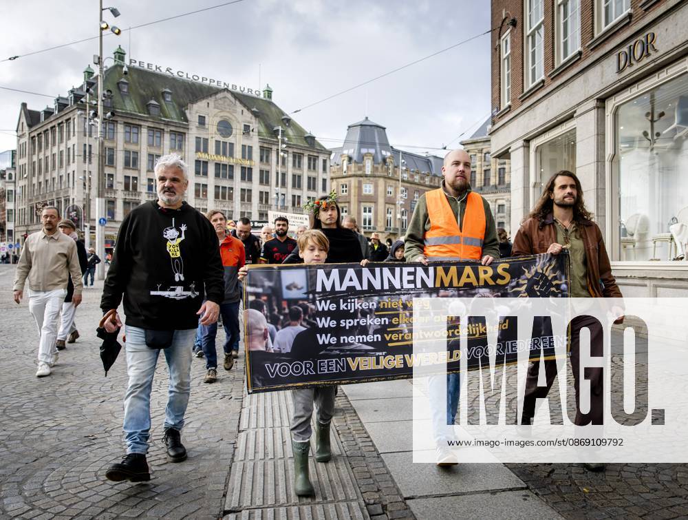 AMSTERDAM - Participants in the Men s March are campaigning for safety for all women. During the demonstration, men are called upon to ensure a culture in which everyone is safe. SEM VAN DER WAL ANP netherlands out - belgium out
