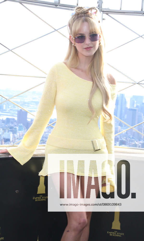 Cast of The Hunger Games: Sunrise on the Reaping visit The Empire State Building in New York Featuring: McKenna Grace Where: New York City, New York, United States When: 09 Oct 2026 Credit: Roger Wong INSTARimages . NOT FOR USE BY NEWSPAPERS BASED IN THE UK.