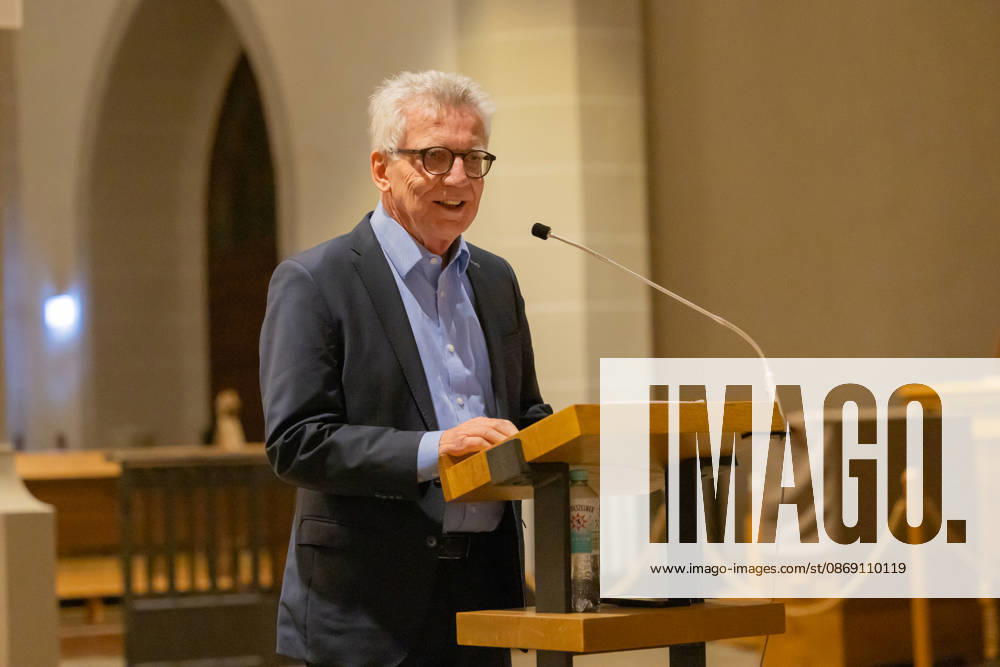Der frühere Bundesinnen- und Verteidigungsminister Thomas de Maiziere (CDU) hält die 36. Bautzener Rede im Dom St. Petri. Bautzen, 09.10.2026. Unter dem Titel Was ist eigentlich los in Deutschland wer sind wir in Ost und West? spricht der 72-Jährige über die Entwicklung der Ost-West-Verhältnisse seit 1990 und die Erfahrungen aus mehr als drei Jahrzehnten deutscher Einheit. Die überparteiliche Vortragsreihe wird seit November 2022 von der Initiative Bautzen gemeinsam und dem Ökumenischen Domladen Bautzen e.V. organisiert. Sie dient als Forum für gesellschaftspolitischen Austausch.