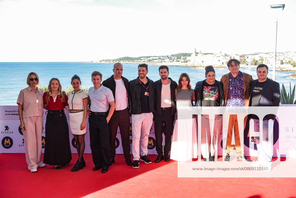Photocall for the film *Apocalipsis Z: Nuevo Mundo* at the Sitges Film Festival. Director Carles Torrens and actors Carlos Alcaide (5d) and Júlia Martínez (4d) during the photocall for the film *Apocalipsis Z: Nuevo Mundo* at the Sitges Film Festival, on October 10, 2026, in Sitges, Barcelona, Catalonia, Spain. The film is the sequel to *Apocalipsis Z: The Beginning of the End*, and is based on the trilogy by Galician author Manel Loureiro. October 10, 2026, Sitges, Barcelona, Catalonia, Spain