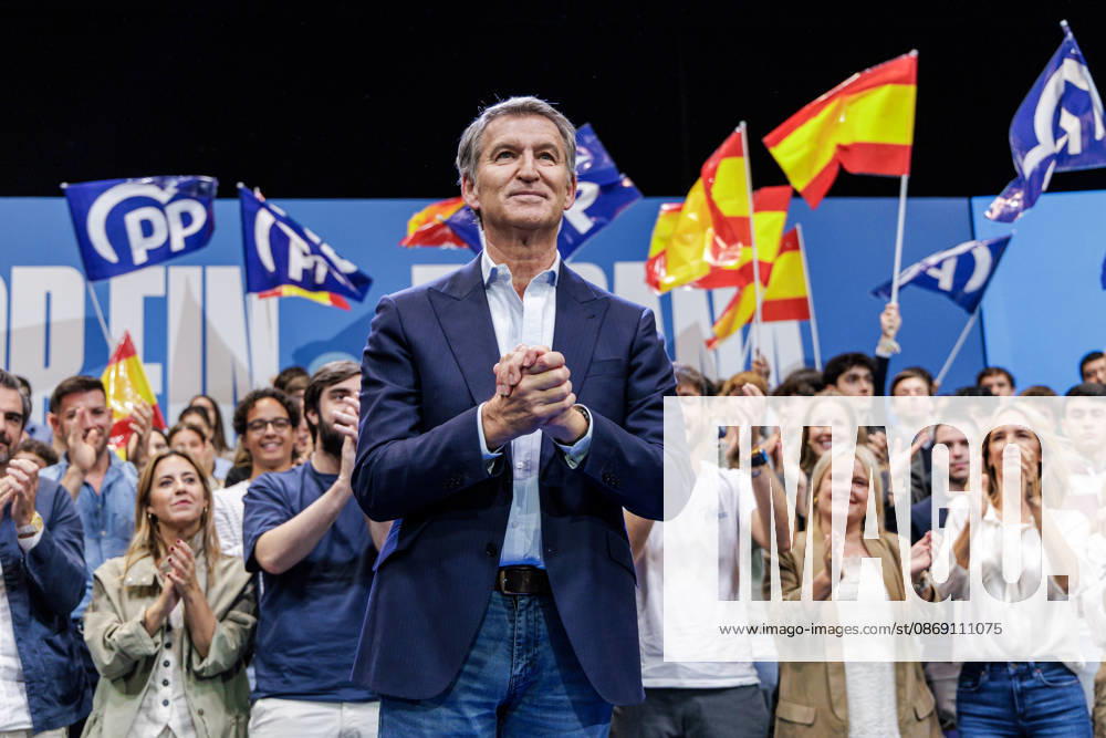 The PP Holds a Pre-Campaign Event at IFEMA Alberto Núnez Feijóo, president of the Popular Party (PP), during a pre-campaign event for the Popular Party (PP) at IFEMA on October 10, 2026, in Madrid, Spain. The PP held its first pre-campaign event today for the general elections on November 29 (29N). Feijóo attended this event alongside the president of the Community of Madrid and the mayor of the capital. October 10, 2026. Carlos Lujá, Madrid, Madrid, Spain