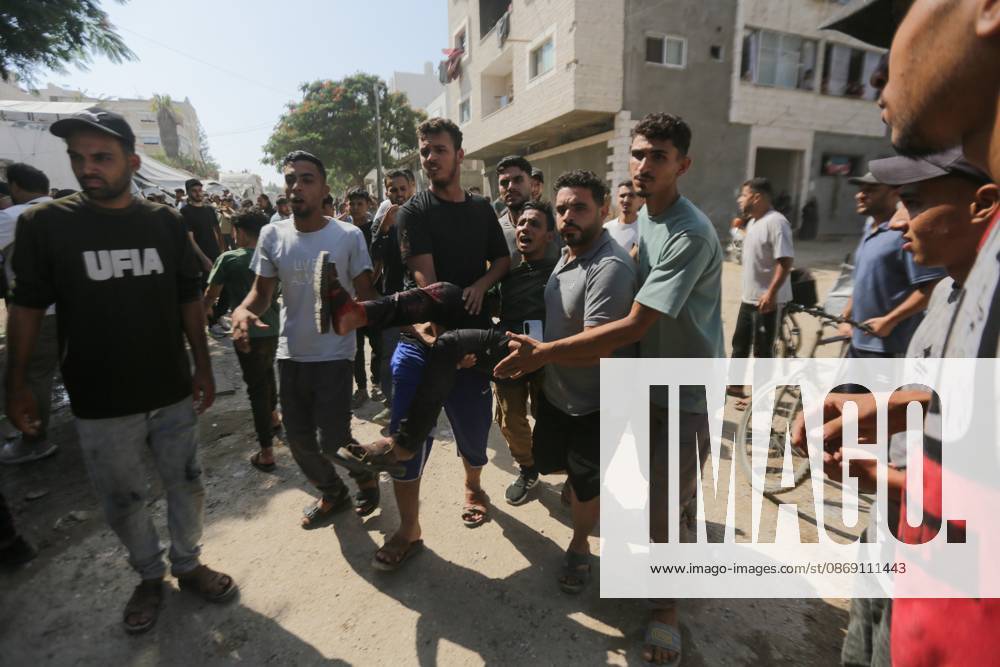 Palestinians Targeted in Western Gaza City (INT) Palestinians Targeted in Western Gaza City. OCTOBER 10, 2026, Gaza, Palestine: A group of Palestinians was targeted in western Gaza City. Further details about casualties were not immediately available. Credit: Hashem Zimmo TheNews2(Foto: Hashem Zimmo Thenews2 imago images) Palestinians Targeted in Western Gaza City
