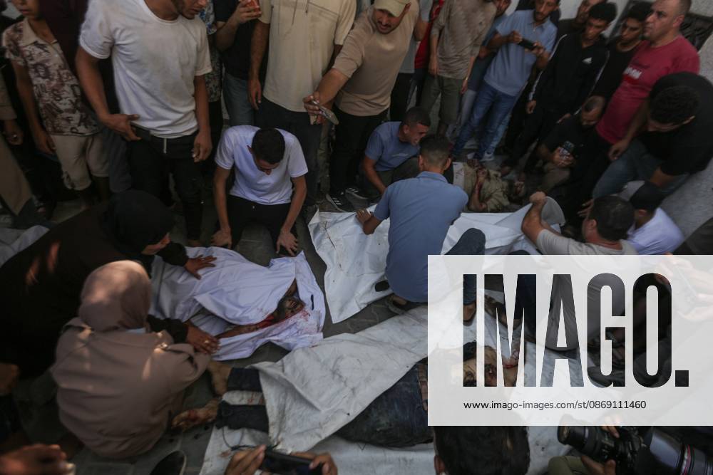 Palestinians Targeted in Western Gaza City (INT) Palestinians Targeted in Western Gaza City. OCTOBER 10, 2026, Gaza, Palestine: A group of Palestinians was targeted in western Gaza City. Further details about casualties were not immediately available. Credit: Hashem Zimmo TheNews2(Foto: Hashem Zimmo Thenews2 imago images) Palestinians Targeted in Western Gaza City