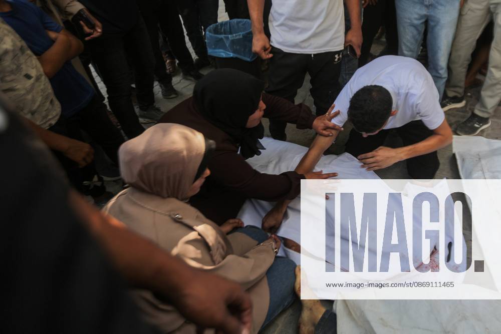 Palestinians Targeted in Western Gaza City (INT) Palestinians Targeted in Western Gaza City. OCTOBER 10, 2026, Gaza, Palestine: A group of Palestinians was targeted in western Gaza City. Further details about casualties were not immediately available. Credit: Hashem Zimmo TheNews2(Foto: Hashem Zimmo Thenews2 imago images) Palestinians Targeted in Western Gaza City
