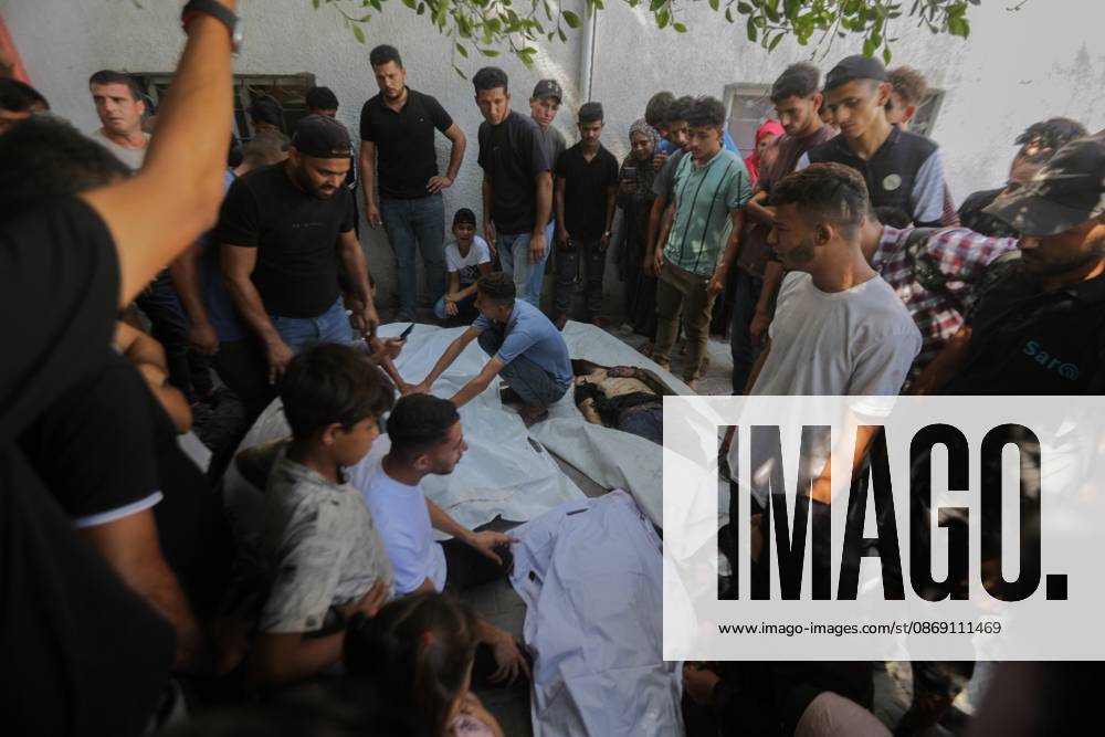 Palestinians Targeted in Western Gaza City (INT) Palestinians Targeted in Western Gaza City. OCTOBER 10, 2026, Gaza, Palestine: A group of Palestinians was targeted in western Gaza City. Further details about casualties were not immediately available. Credit: Hashem Zimmo TheNews2(Foto: Hashem Zimmo Thenews2 imago images) Palestinians Targeted in Western Gaza City