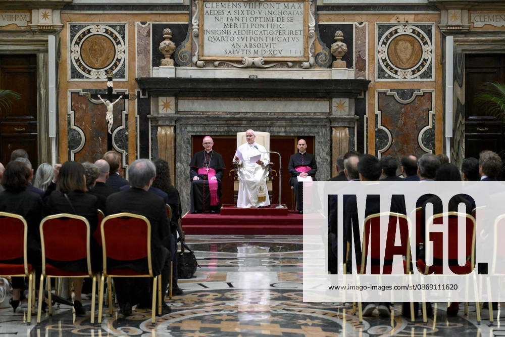 Pope Leo XIV Meets With Directors Of World’s Largest Museums - Vatican Pope Leo XIV meets with the directors of the largest art and culture museums around the world at the Vatican, on October 10, 2026. Speaking to members of the Bizot Group, which brings together directors of the world’s largest museums, Pope Leo stressed the importance of works of art as a means of ‘safeguarding a heritage that belongs to all humanity.’ Photo by (EV) Mario Tomassetti Vatican Medial ABACAPRESS.COM Rome