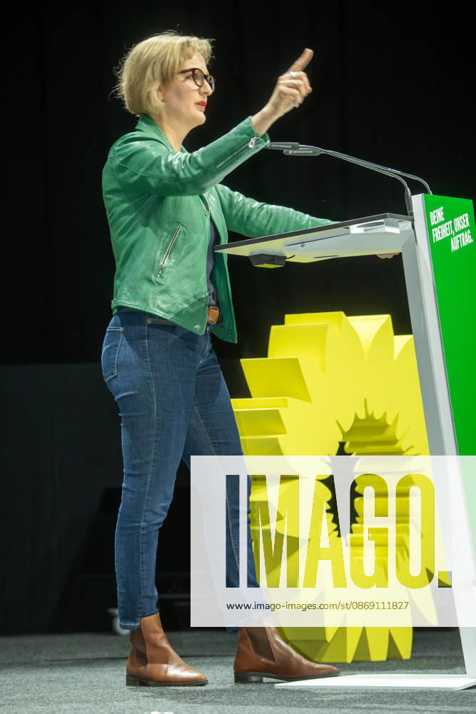Franziska Brantner, Bundesvorsitzende der GRÜNEN, Rede beim Landesparteitag der GRÜNEN, Landshut, 10. Oktober 2026 Deutschland, Landshut, 10. Oktober 2026, Rede Franziska Brantner, Bundesvorsitzende der GRÜNEN, Landesparteitag der bayerischen GRÜNEN, Thema des Parteitags: Wie können wir unsere Freiheit sichern?, Sparkassen Arena, Landshut