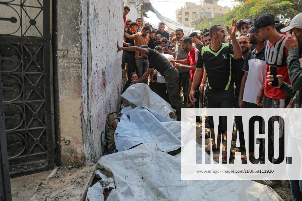 Four martyrs were killed after being targeted by a missile from Israeli surveillance aircraft west of Gaza City. Palestine - ZUMAe144 20261010_zip_e144_004
