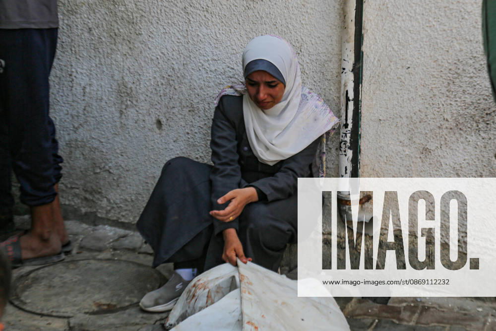 Four martyrs were killed after being targeted by a missile from Israeli surveillance aircraft west of Gaza City. Palestine - ZUMAe144 20261010_zip_e144_017