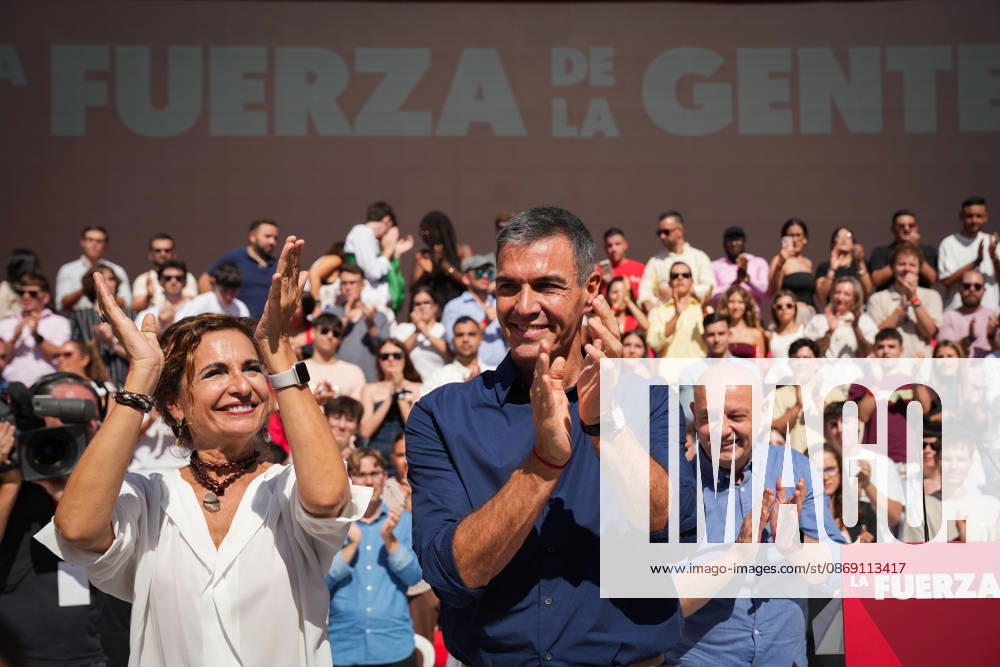 Pedro Sánchez participates in the first pre-campaign event in Dos Hermanas, Seville. The secretary-general of the PSOE A, María Jesús Montero i, the mayor of Dos Hermanas and Secretary of Organization for the PSOE A, Francisco Rodríguez d, and the Secretary General of the PSOE and Prime Minister, Pedro Sánchez c, at the first pre-campaign event for the November 29 elections A on October 10, 2026, in Dos Hermanas, Seville, Andalusia, Spain October 10, 2026 María José Ló Dos Hermanas, Seville Dos Hermanas, Seville Spain