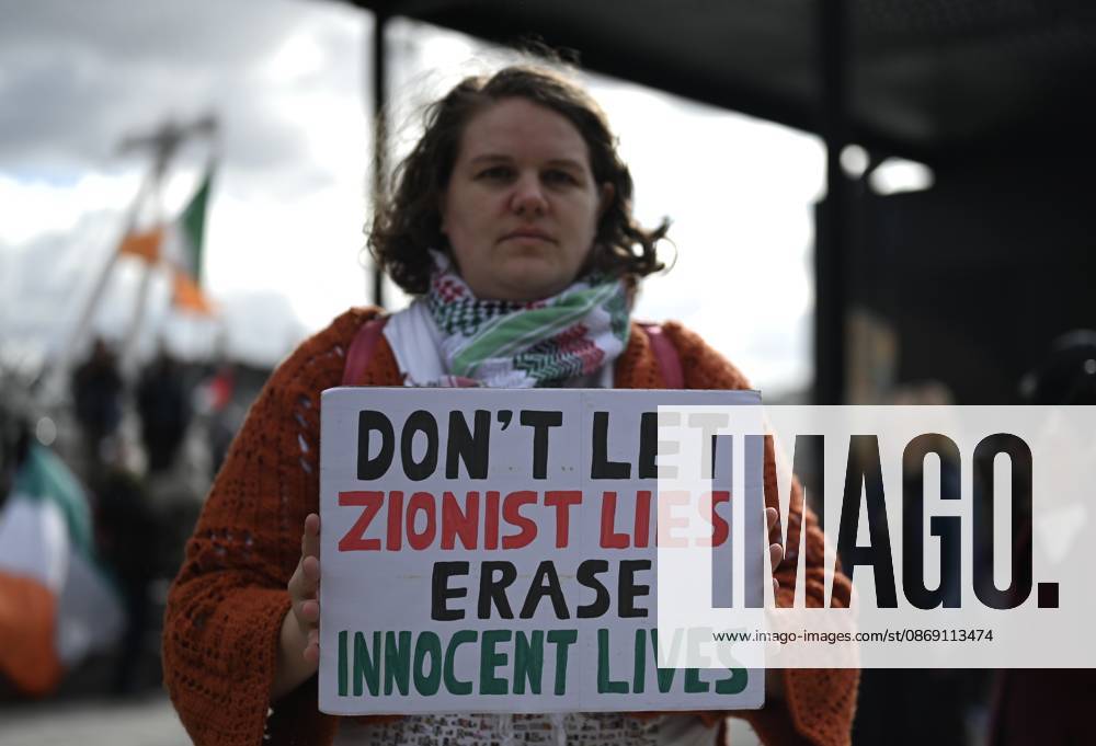 Pro-Palestine protest in London LONDON, UNITED KINGDOM - OCTOBER 10: People attend a pro-Palestine protest demanding to halt arms sales and impose sanctions to Israel, in London, United Kingdom on October 10, 2026. Rasid Necati Aslim Anadolu London United Kingdom. Editorial use only. Please get in touch for any other usage.