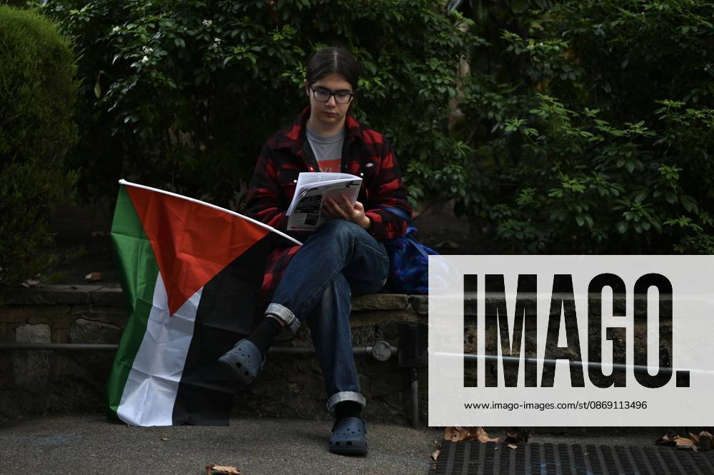 Pro-Palestine protest in London LONDON, UNITED KINGDOM - OCTOBER 10: People attend a pro-Palestine protest demanding to halt arms sales and impose sanctions to Israel, in London, United Kingdom on October 10, 2026. Rasid Necati Aslim Anadolu London United Kingdom. Editorial use only. Please get in touch for any other usage.