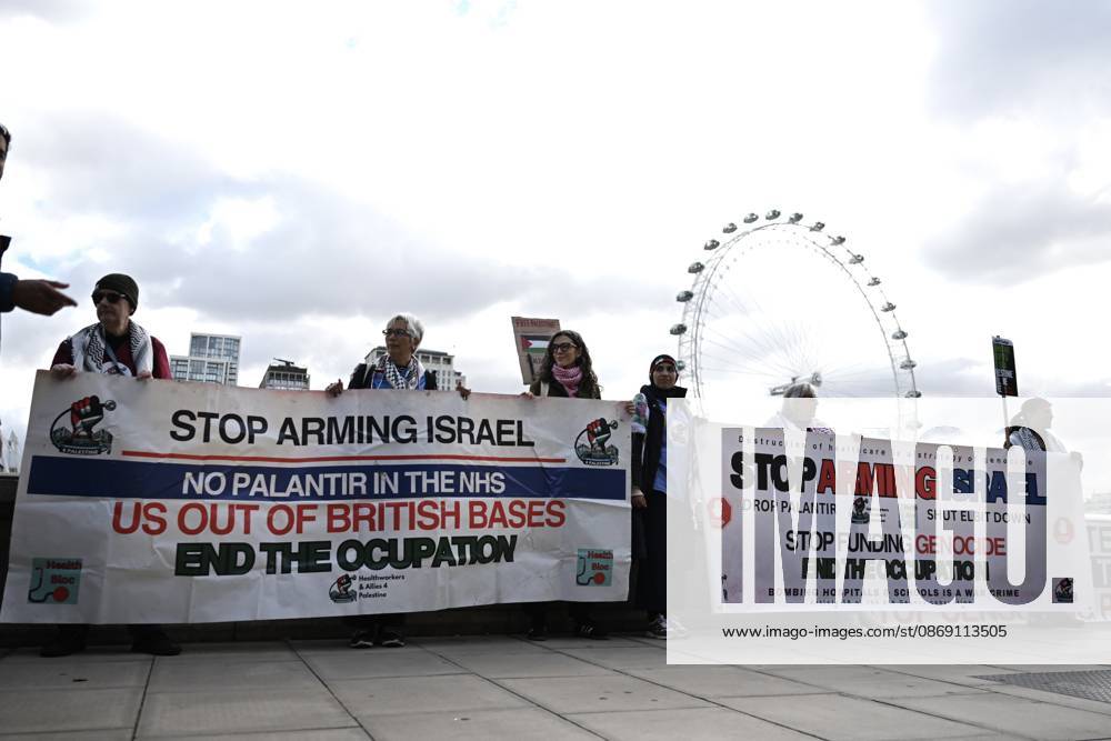 Pro-Palestine protest in London LONDON, UNITED KINGDOM - OCTOBER 10: People attend a pro-Palestine protest demanding to halt arms sales and impose sanctions to Israel, in London, United Kingdom on October 10, 2026. Rasid Necati Aslim Anadolu London United Kingdom. Editorial use only. Please get in touch for any other usage.