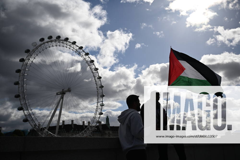 Pro-Palestine protest in London LONDON, UNITED KINGDOM - OCTOBER 10: People attend a pro-Palestine protest demanding to halt arms sales and impose sanctions to Israel, in London, United Kingdom on October 10, 2026. Rasid Necati Aslim Anadolu London United Kingdom. Editorial use only. Please get in touch for any other usage.