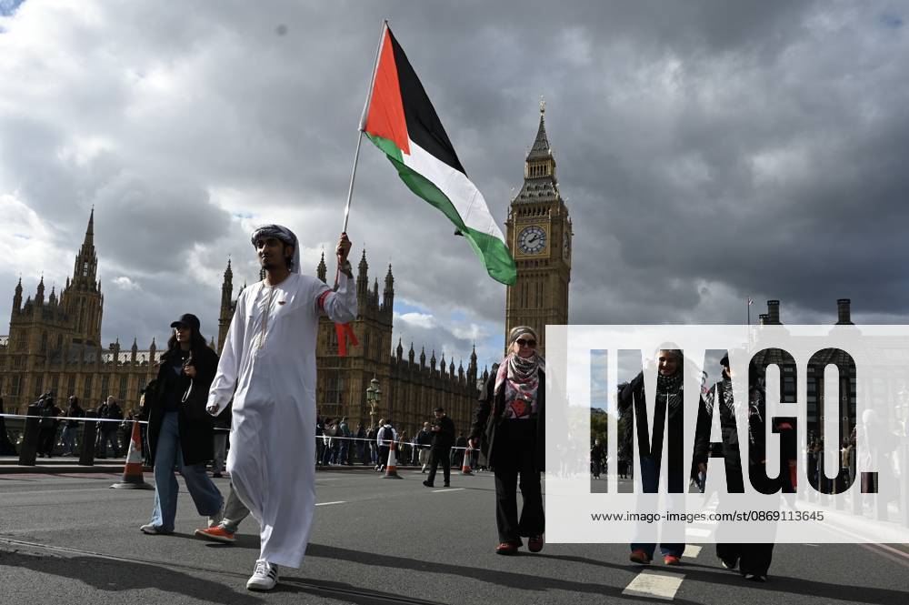 Pro-Palestine protest in London LONDON, UNITED KINGDOM - OCTOBER 10: People attend a pro-Palestine protest demanding to halt arms sales and impose sanctions to Israel, in London, United Kingdom on October 10, 2026. Rasid Necati Aslim Anadolu Greater London United Kingdom. Editorial use only. Please get in touch for any other usage.