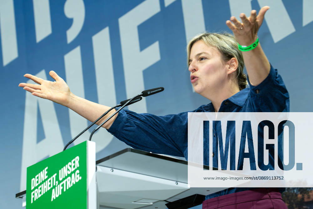 Katharina Schulze, Franktionsvorsitzende, Rede beim Landesparteitag der GRÜNEN, Landshut, 10. Oktober 2026 Deutschland, Landshut, 10. Oktober 2026, Landesparteitag der bayerischen GRÜNEN, Rednerin Katharina Schulze, Franktionsvorsitzende im Bayerischen Landtag, Porträt zu Beginn des Parteitags am Samstagmorgen um 11 Uhr, Thema des Parteitags: Wie können wir unsere Freiheit sichern?, Sparkassen Arena, Landshut